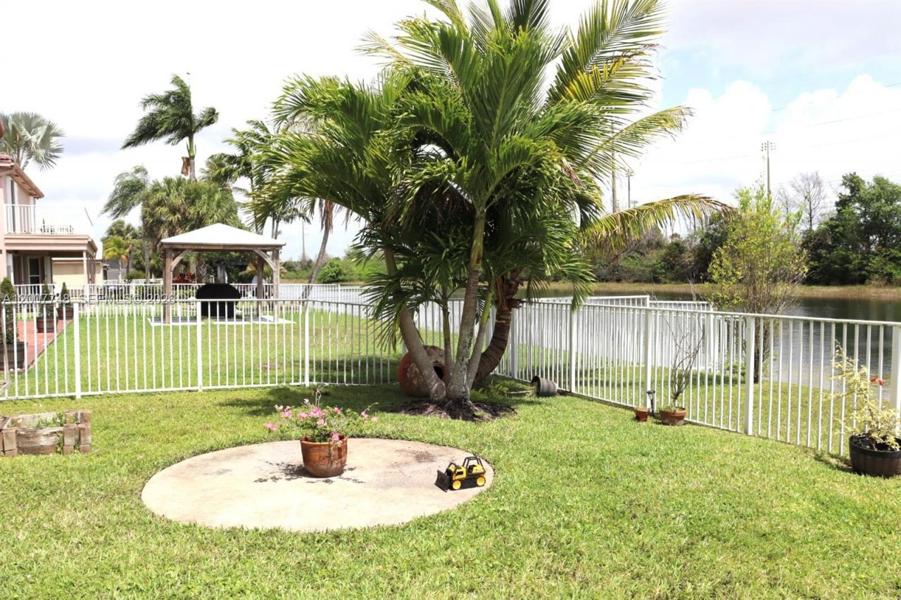 3221 SW 173rd Ter , Miramar, FL 33029 Photo