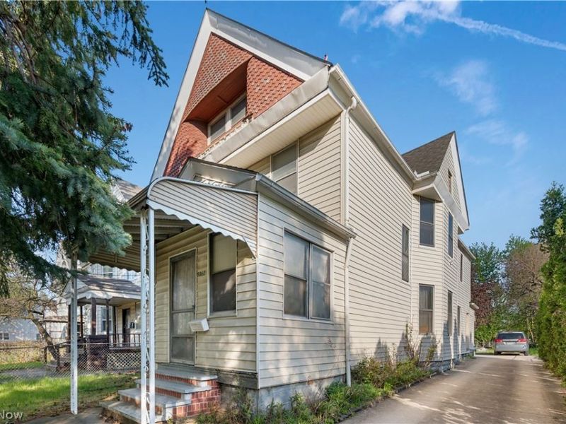5862 Cable Avenue, Cleveland, OH 44127 Photo 3
