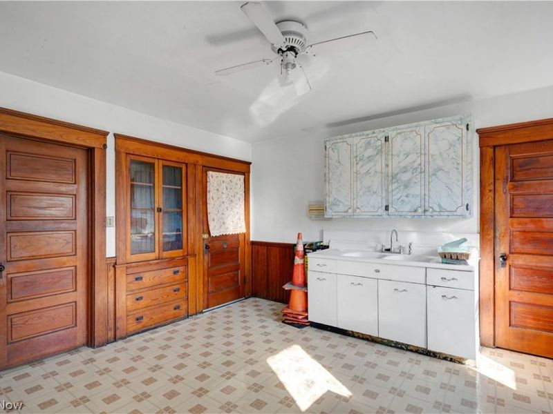 5862 Cable Avenue, Cleveland, OH 44127 Photo 5