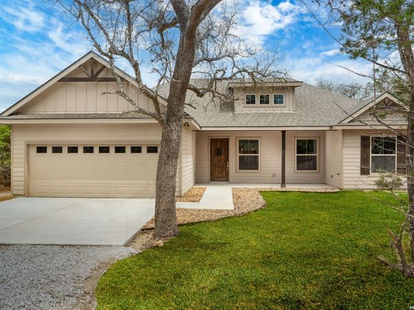 153 Spotted Horse Trail, Bandera, TX 78003