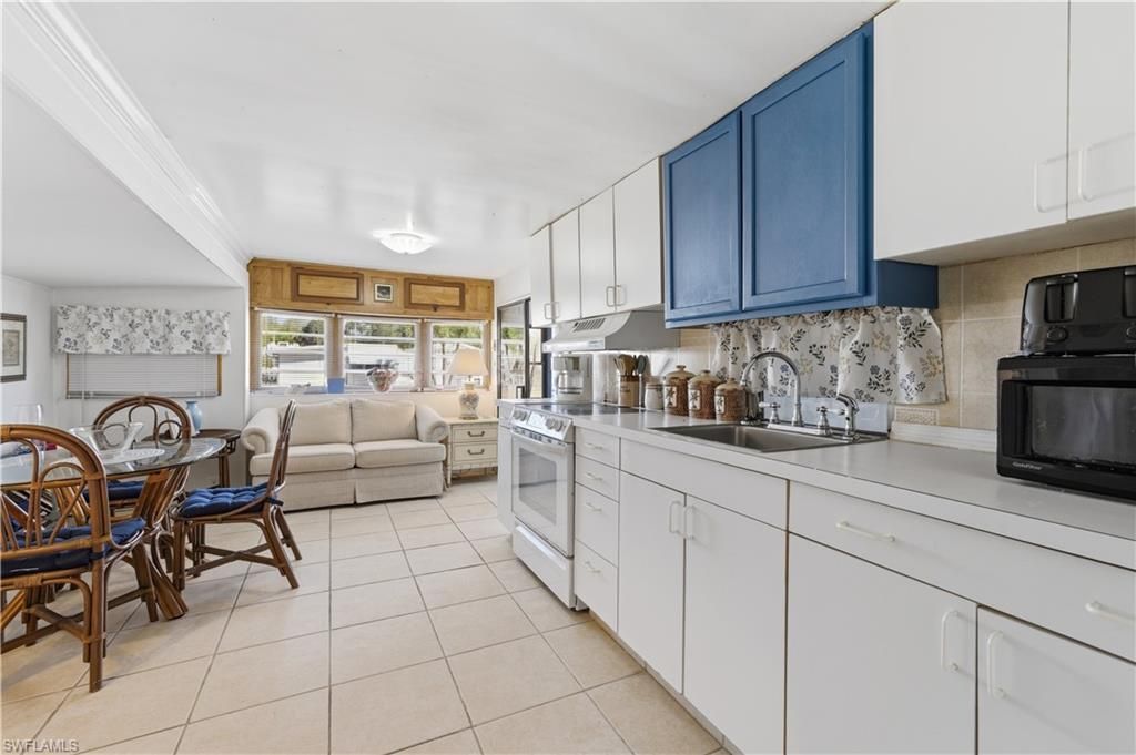 17 Jade Dr, Unit 17J, Naples, FL 34114 Photo