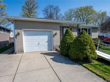 170 Castlewood Drive , Buffalo, NY 14227