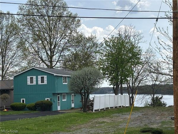 41 Forest Avenue , Lake Milton, OH 44429