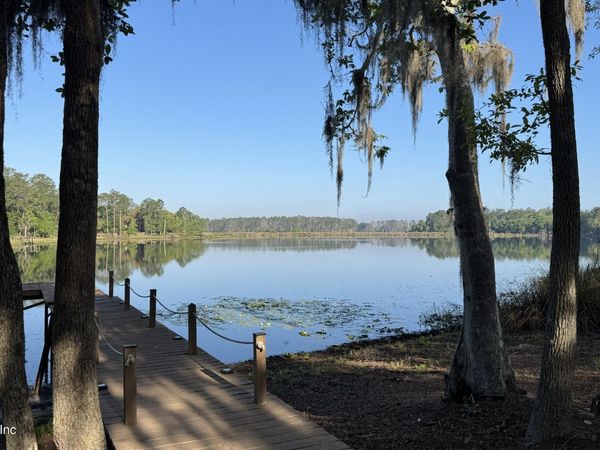 150 INDIAN LAKES Road, Hawthorne, FL 32640