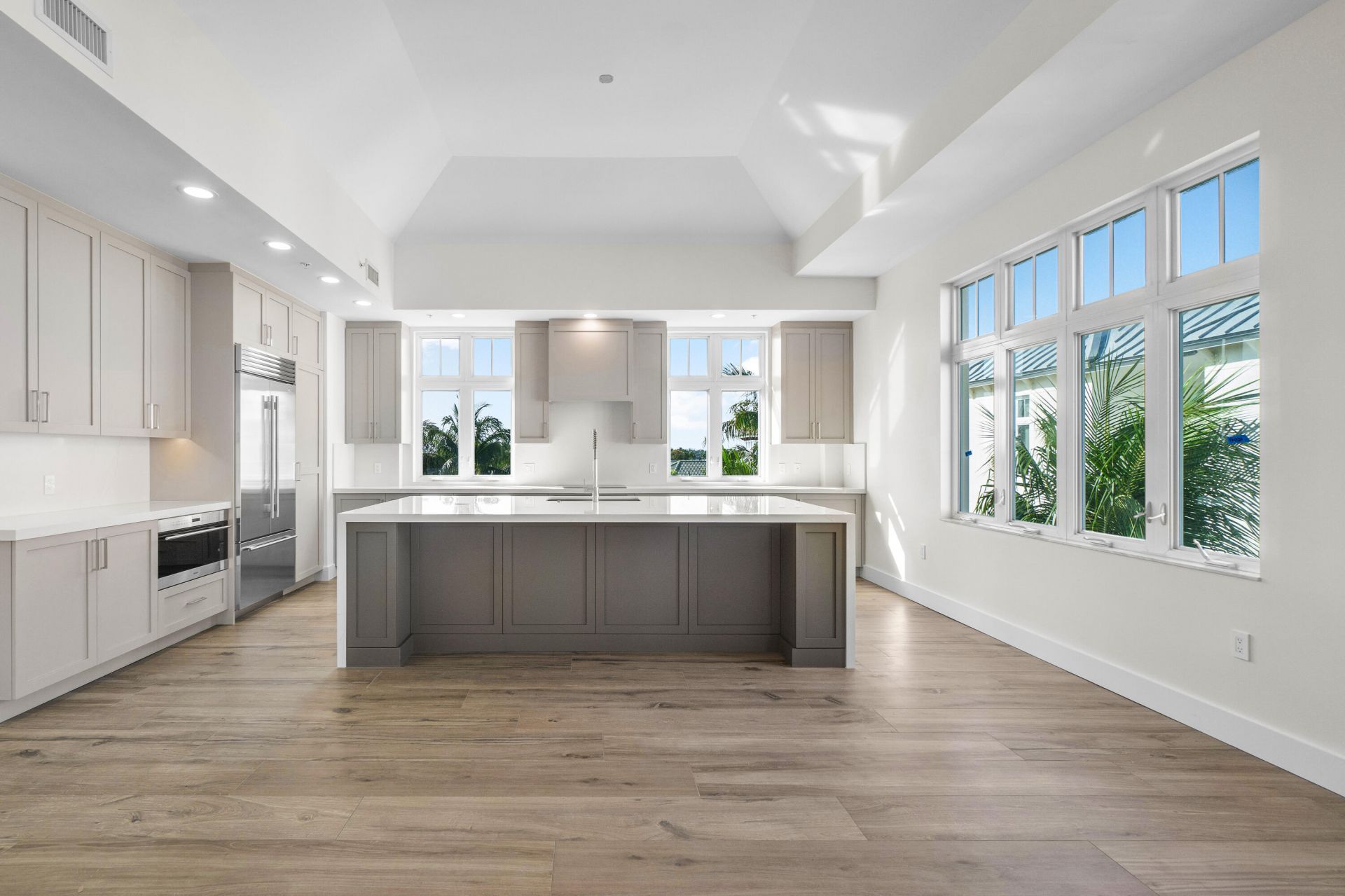 182 Lake Drive, Unit 5202, Palm Beach Shores, FL 33404 Photo