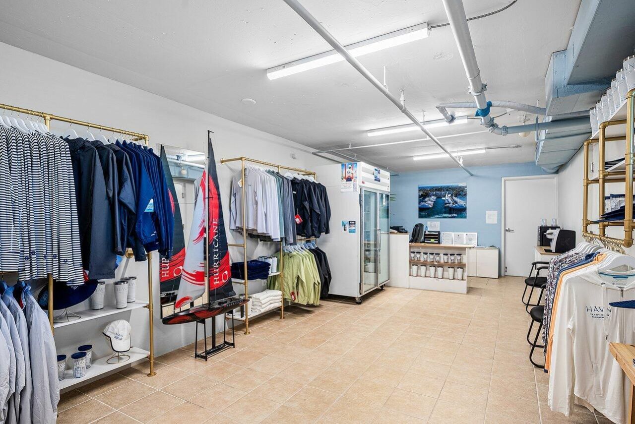 182 Lake Drive, Unit 5202, Palm Beach Shores, FL 33404 Photo