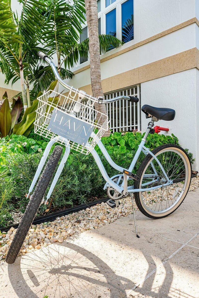 182 Lake Drive, Unit 5202, Palm Beach Shores, FL 33404 Photo