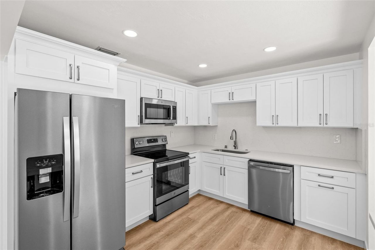 8020 24th Avenue N, Saint Petersburg, FL 33710 Photo
