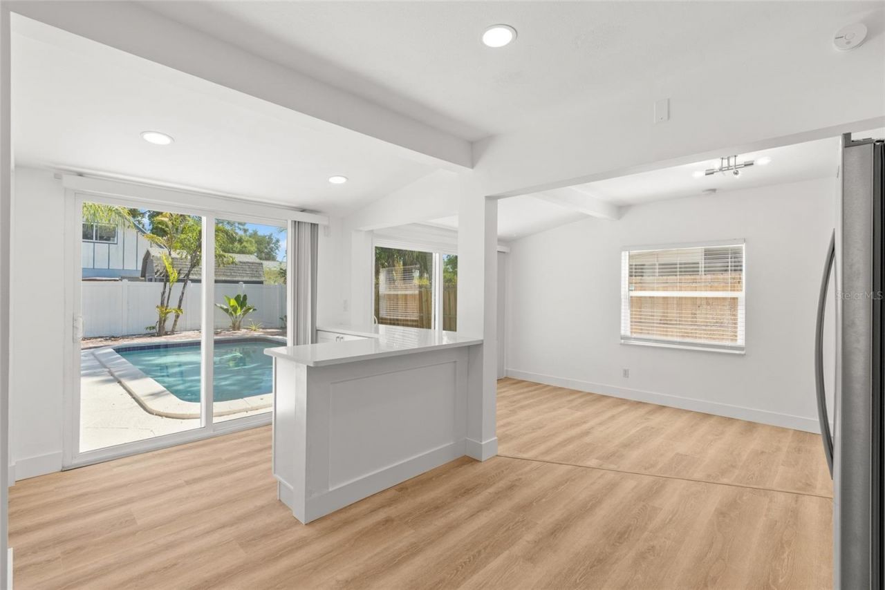8020 24th Avenue N, Saint Petersburg, FL 33710 Photo