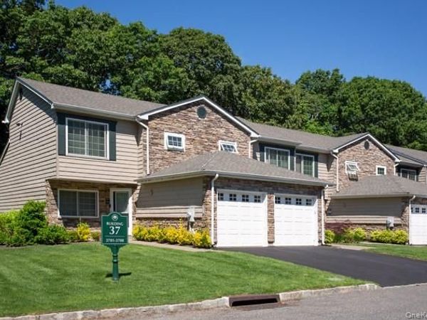 5000 Townhouse Drive , Unit 802, Coram, NY 11727