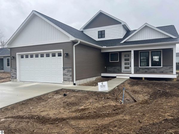 2102 Cottonwood Avenue, Grawn, MI 49637