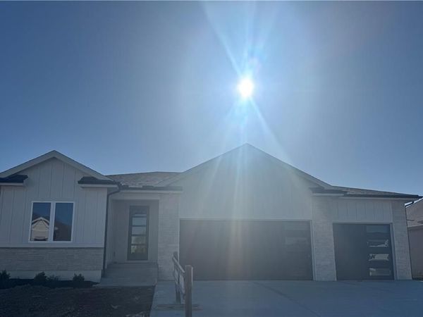 4125 NE Dearborn Lane, Lee's Summit, MO 64064