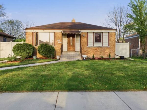 9035 Austin Avenue , Morton Grove, IL 60053