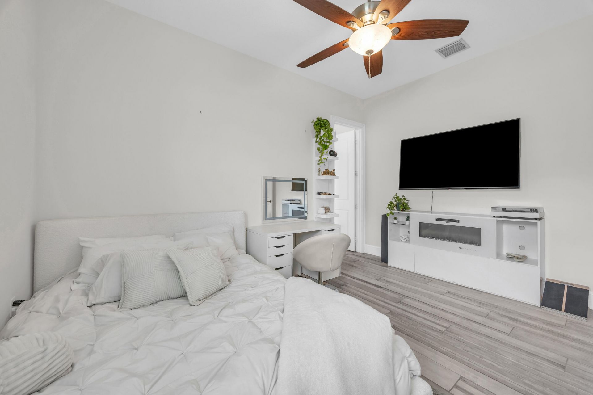 6083 NW East Deville Circle, Port Saint Lucie, FL 34986 Photo