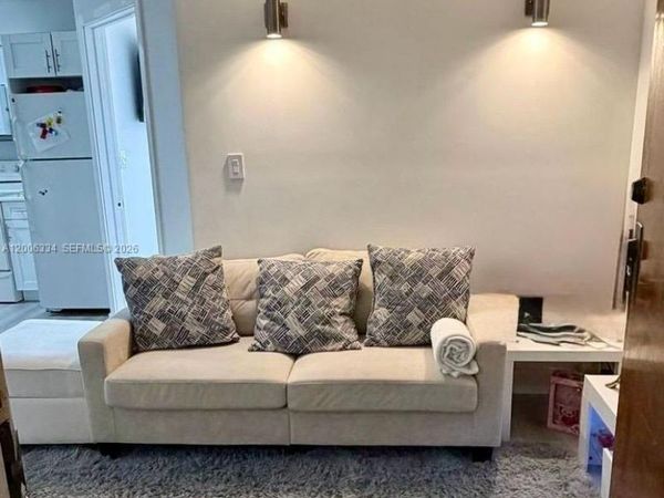 5055 NW 7th St , Unit 405, Miami, FL 33126