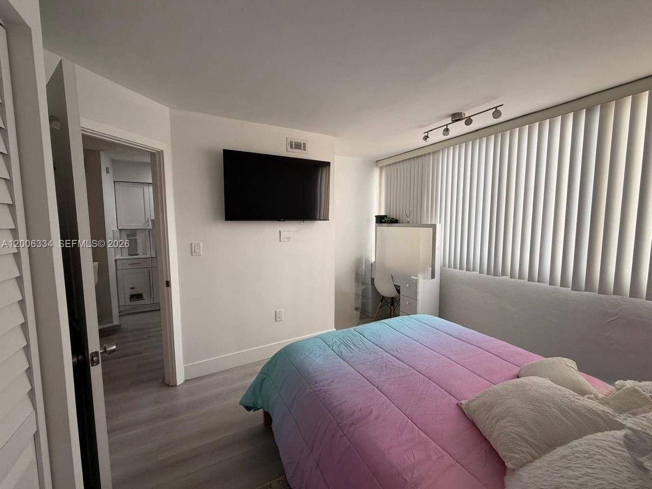 5055 NW 7th St, Unit 405, Miami, FL 33126 Photo