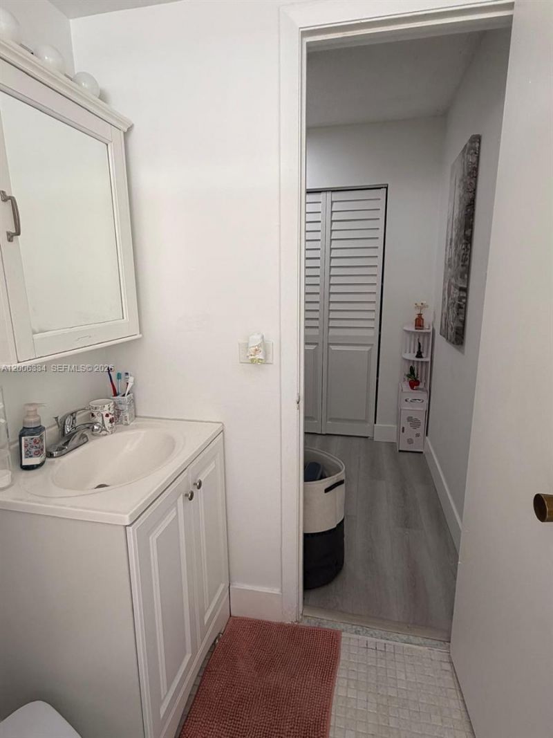 5055 NW 7th St, Unit 405, Miami, FL 33126 Photo
