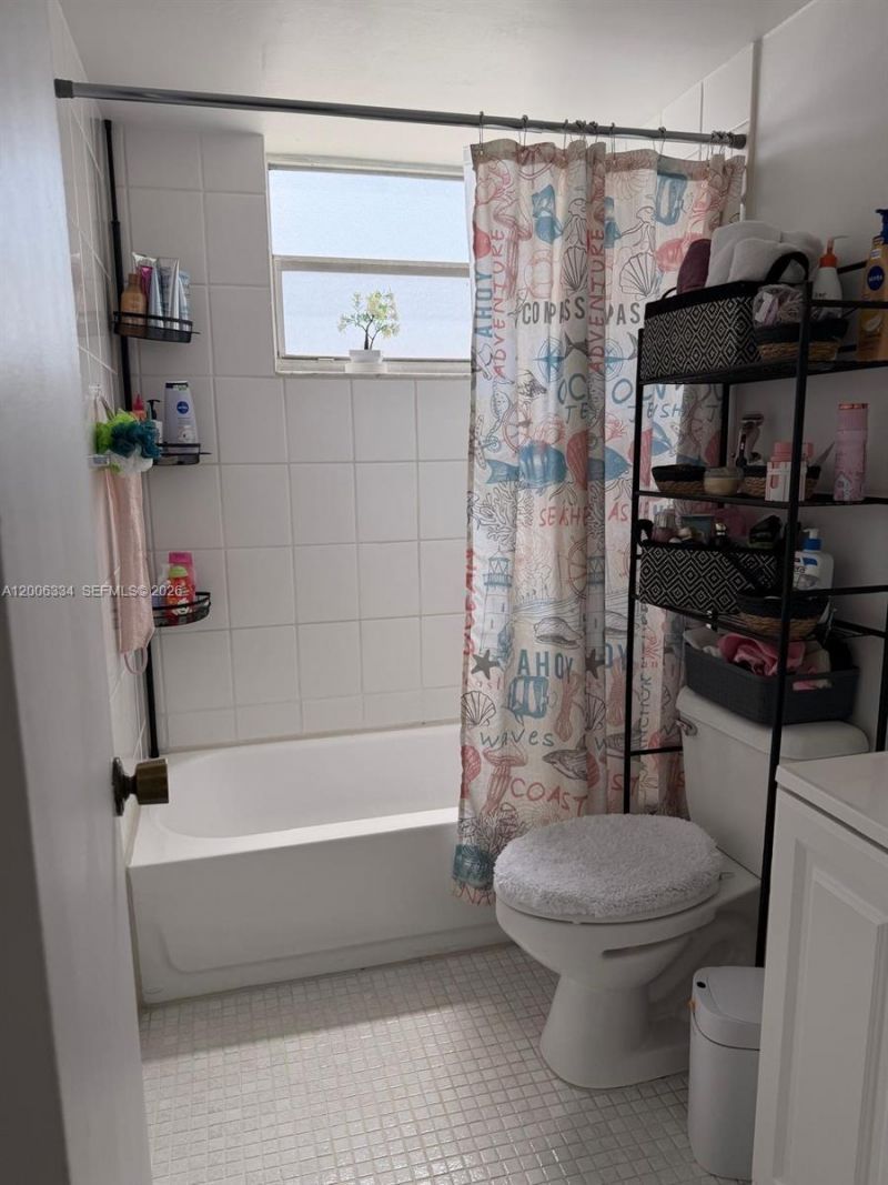 5055 NW 7th St, Unit 405, Miami, FL 33126 Photo