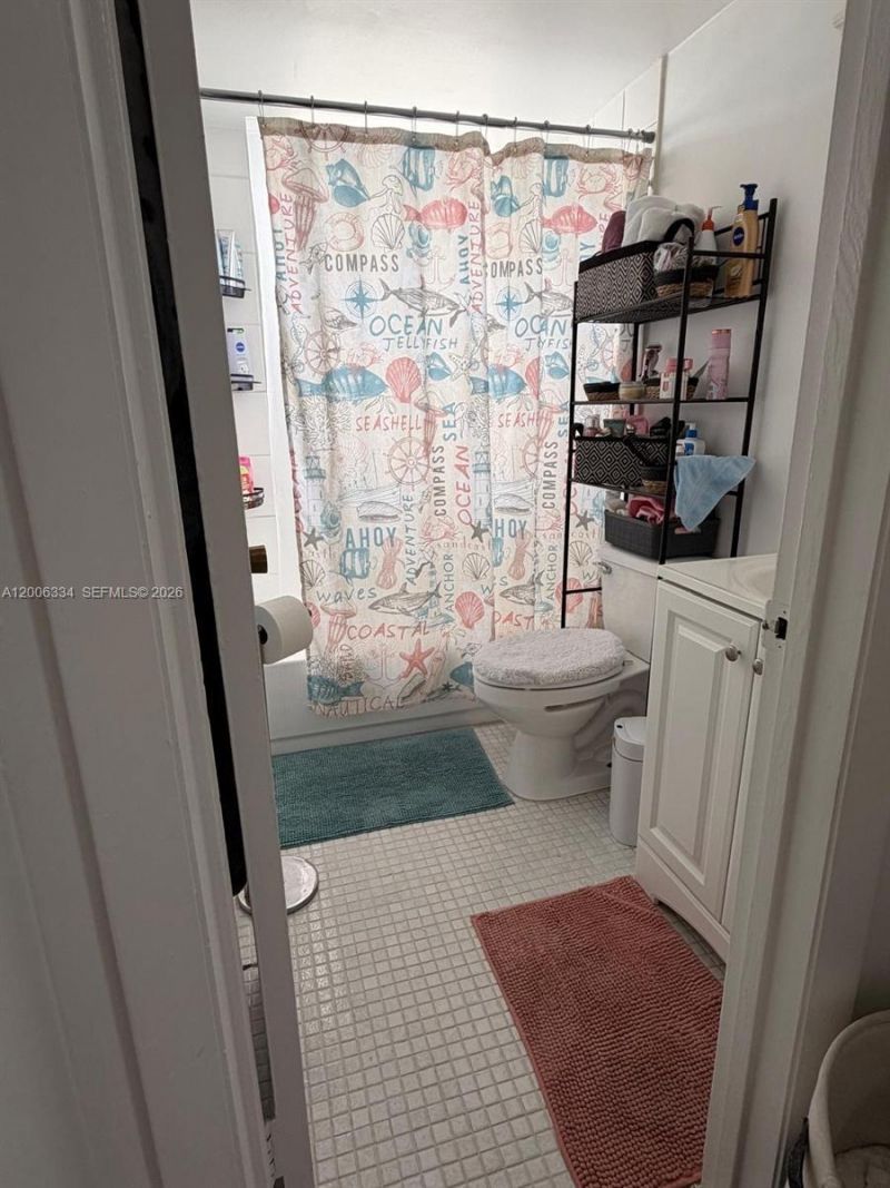 5055 NW 7th St, Unit 405, Miami, FL 33126 Photo
