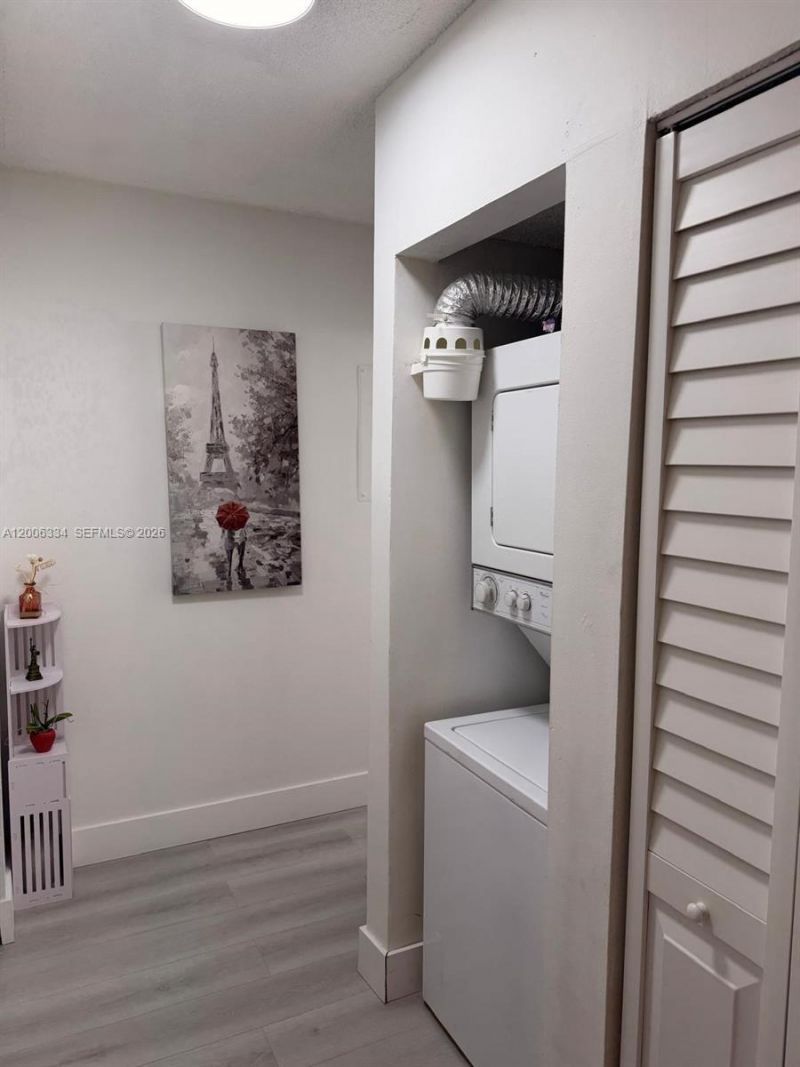 5055 NW 7th St, Unit 405, Miami, FL 33126 Photo