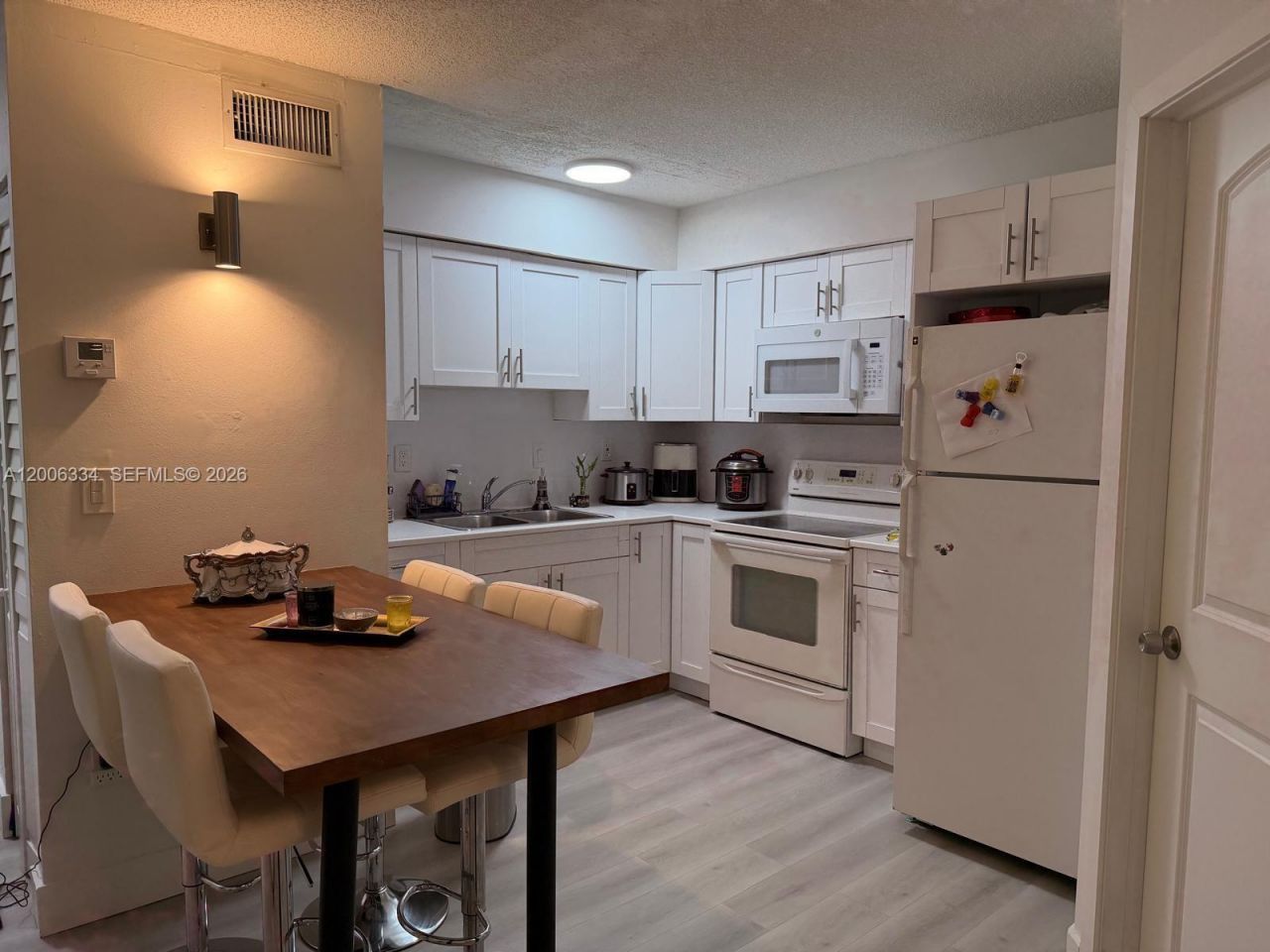 5055 NW 7th St, Unit 405, Miami, FL 33126 Photo