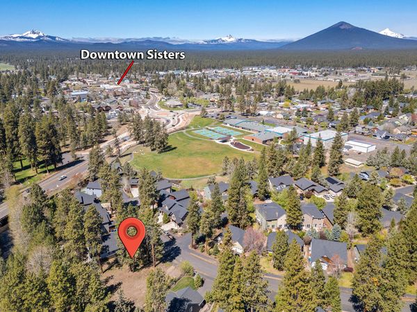 390 S Timber Creek Drive, Sisters, OR 97759