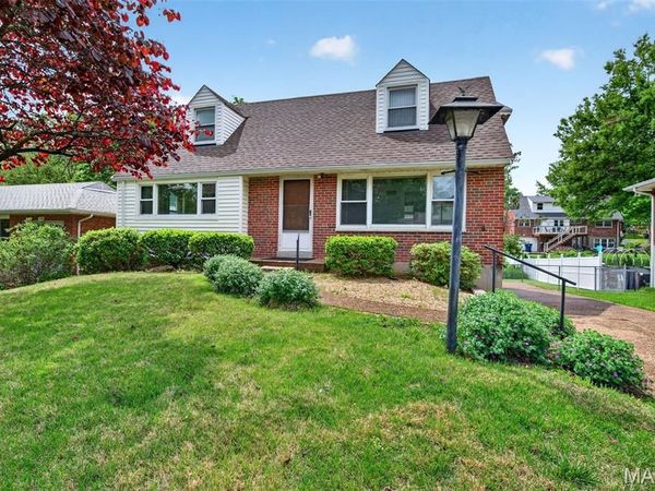 8735 Glenwood Drive, St Louis, MO 63126
