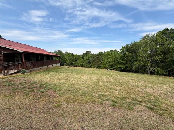 202 Roby Fulk Road , Pinnacle, NC 27043