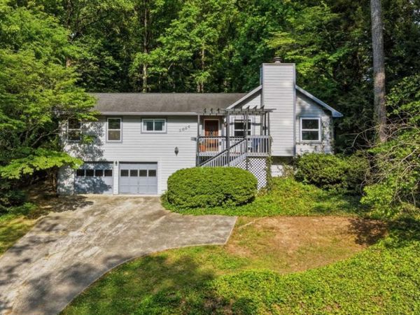 2894 Mcpherson Road NE, Roswell, GA 30075