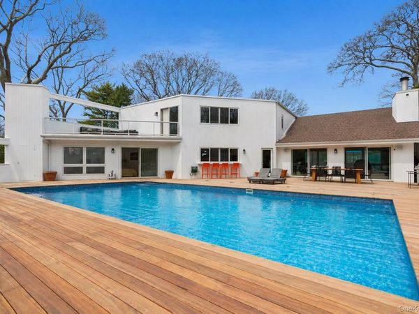 2 Acorn Path , Quogue, NY 11942