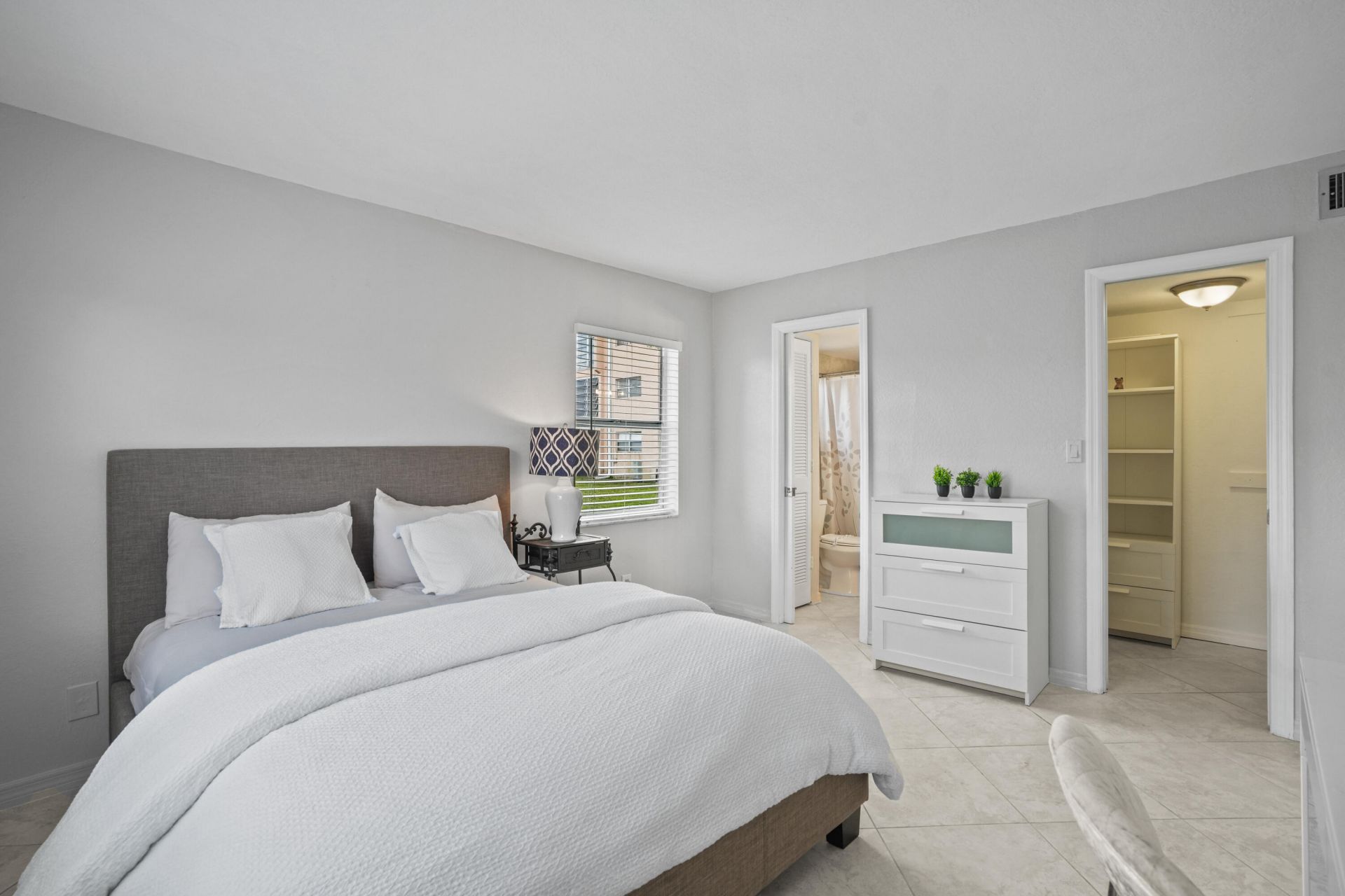 2781 N Pine Island Road, Unit 112, Sunrise, FL 33322 Photo