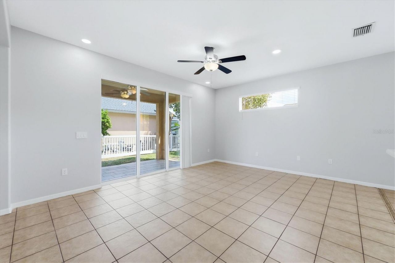 4266 67th Avenue Circle E, Sarasota, FL 34243 Photo