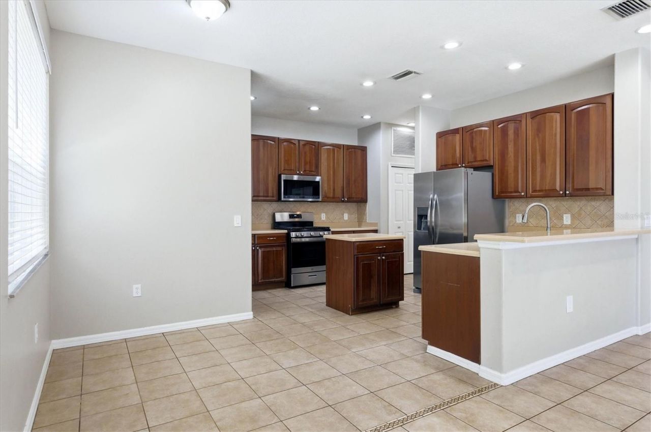 4266 67th Avenue Circle E, Sarasota, FL 34243 Photo