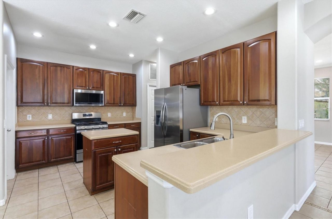 4266 67th Avenue Circle E, Sarasota, FL 34243 Photo