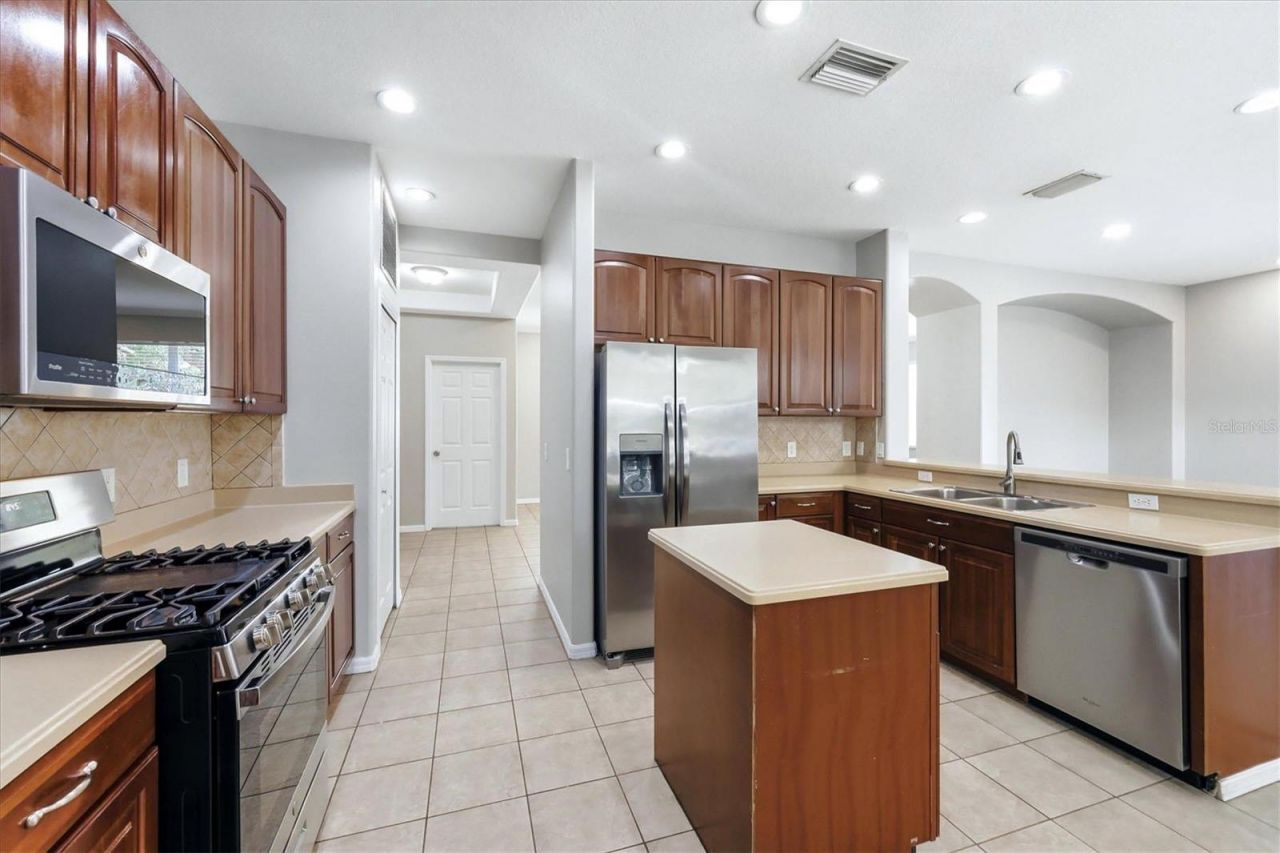 4266 67th Avenue Circle E, Sarasota, FL 34243 Photo