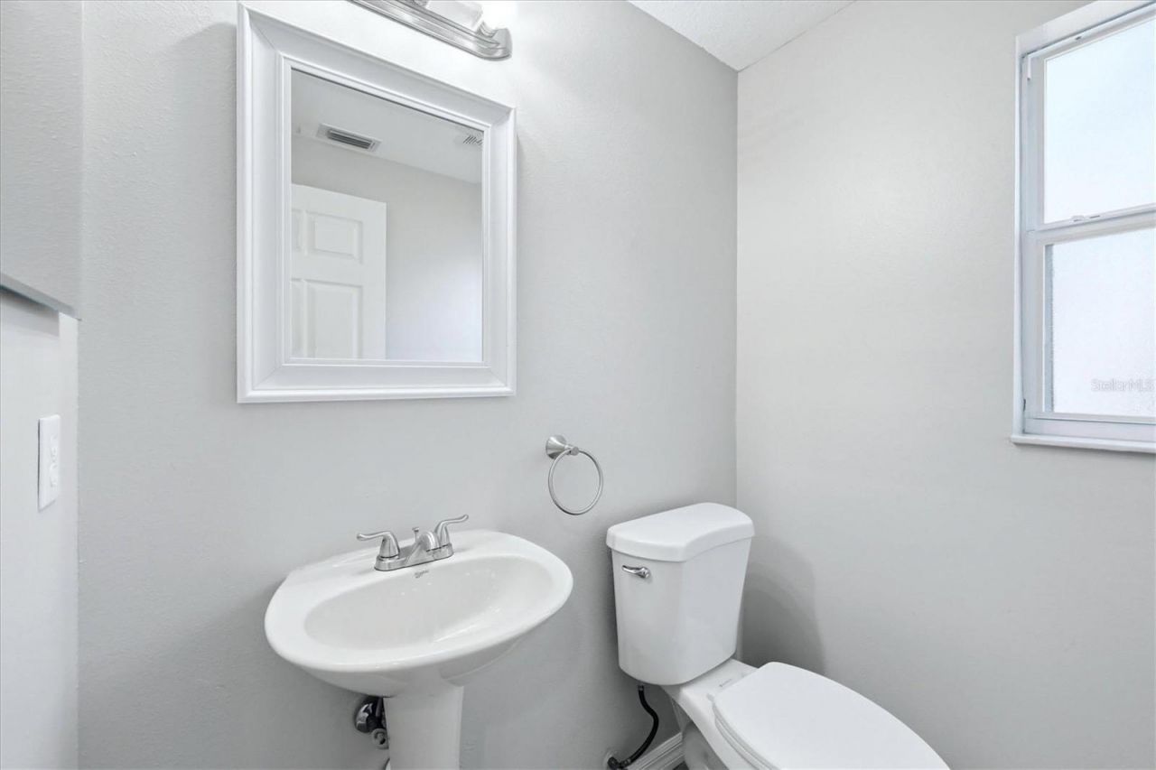 4266 67th Avenue Circle E, Sarasota, FL 34243 Photo