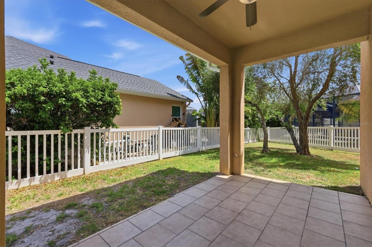 4266 67th Avenue Circle E, Sarasota, FL 34243 Photo