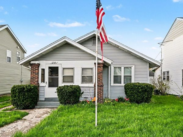 1249 N Meade Street, South Bend, IN 46628