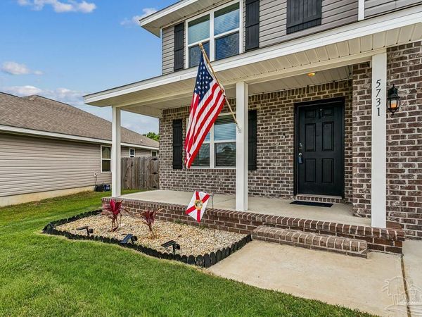 5731 Guinevere Ln, Milton, FL 32583