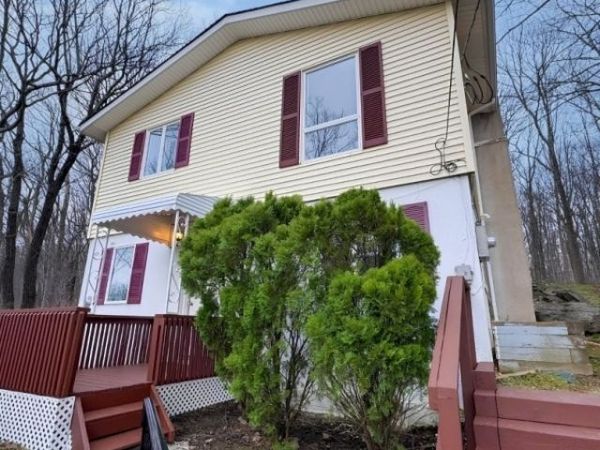 17 Clover Ter, Jefferson, NJ 07849