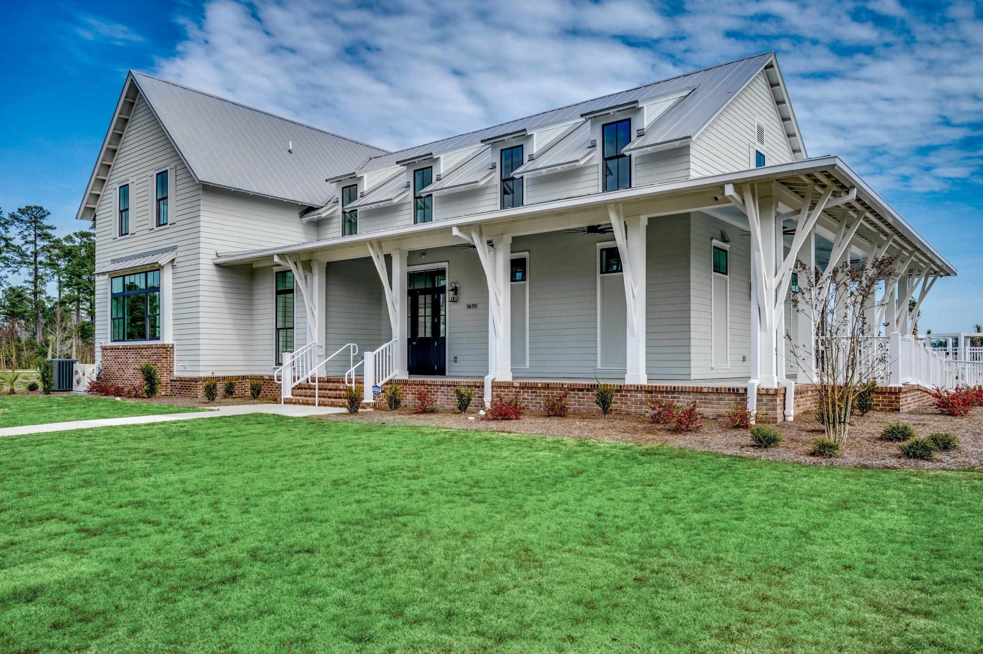 1426 Lancaster Way  Photo 2