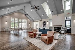 1426 Lancaster Way  photo 4