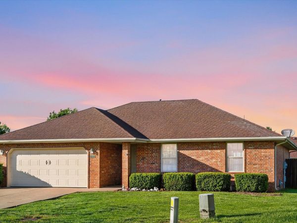 1203 E Chesapeake Drive , Ozark, MO 65721
