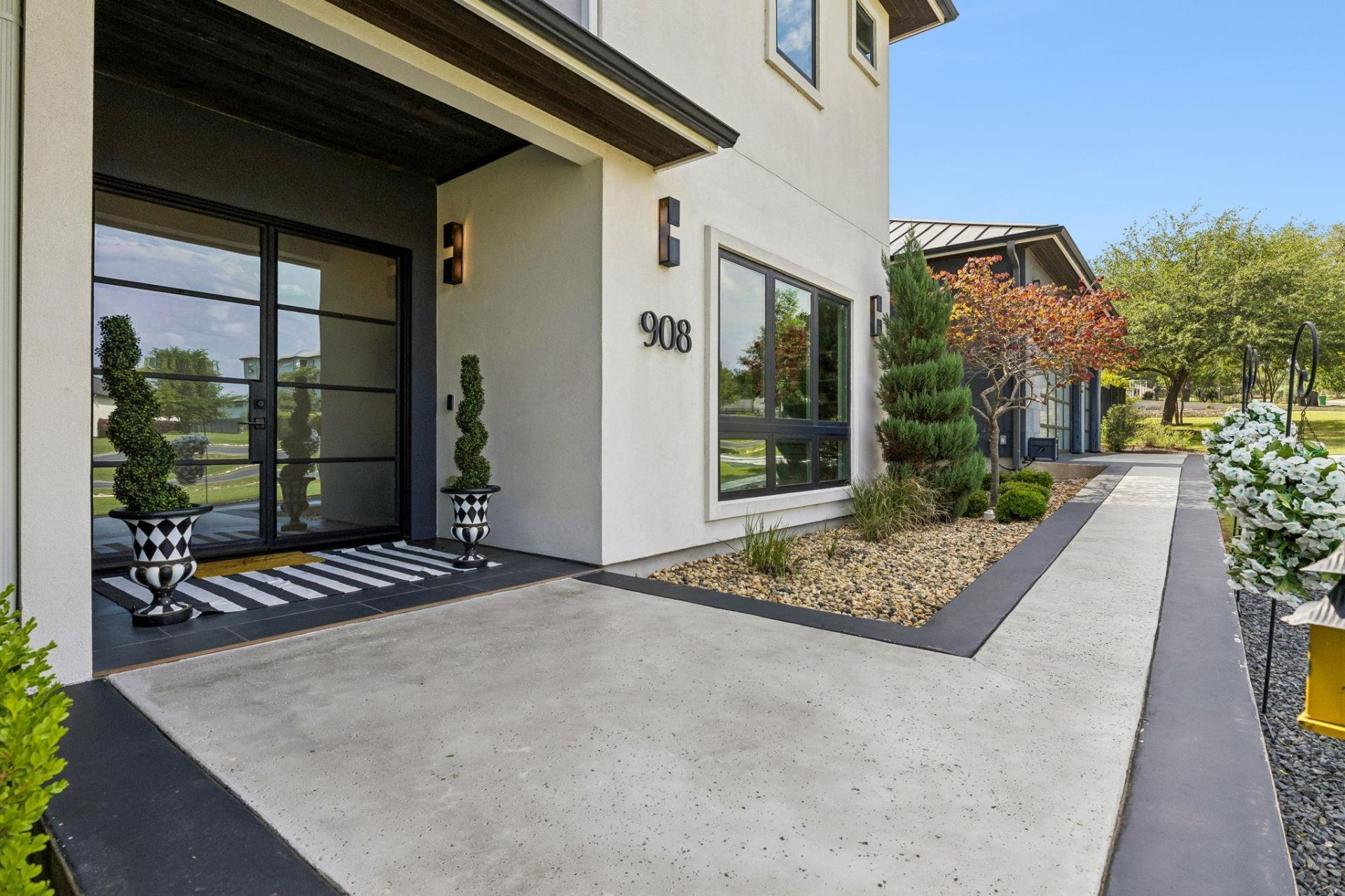 908 Cypress Grove Dr, Austin, TX 78732 Main Photo