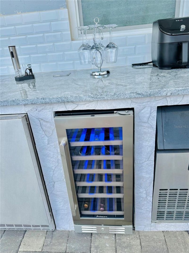 4229 Floramar Terrace, New Port Richey, FL 34652 Photo