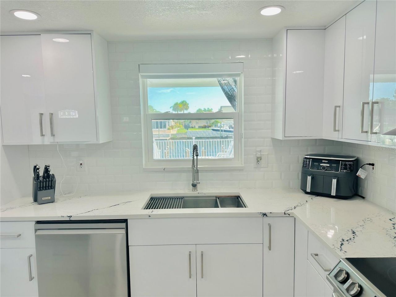 4229 Floramar Terrace, New Port Richey, FL 34652 Photo