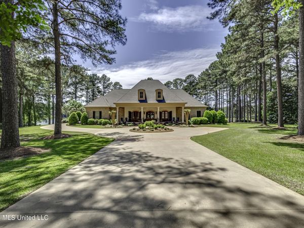 121 Johnstone Drive, Madison, MS 39110