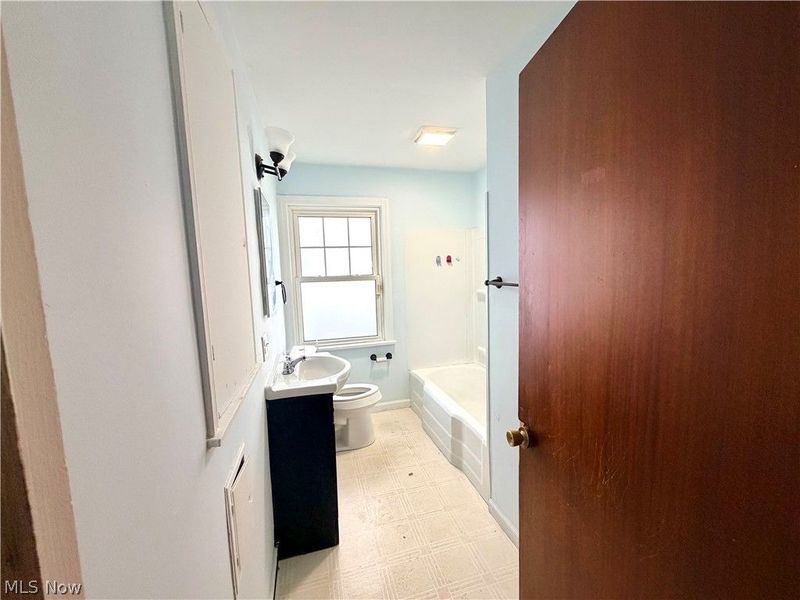 10506 Park Heights Road, Cleveland, OH 44104 Photo 12