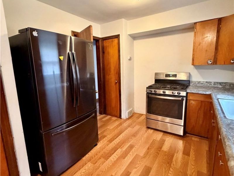 10506 Park Heights Road, Cleveland, OH 44104 Photo 9