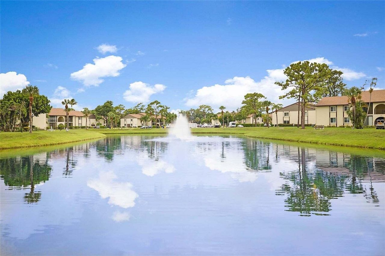 5760 Pine Wood Drive, Unit D-1, Greenacres, FL 33463 Photo